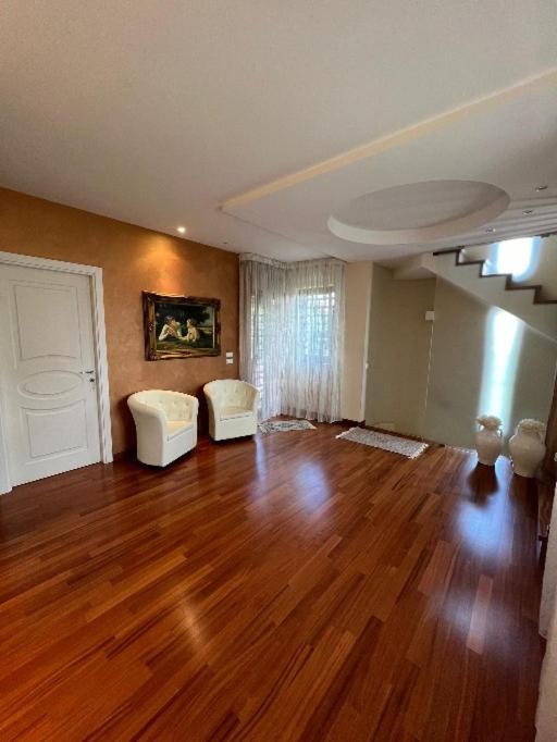 B&B Villa Rosa Bitritto ภายนอก รูปภาพ